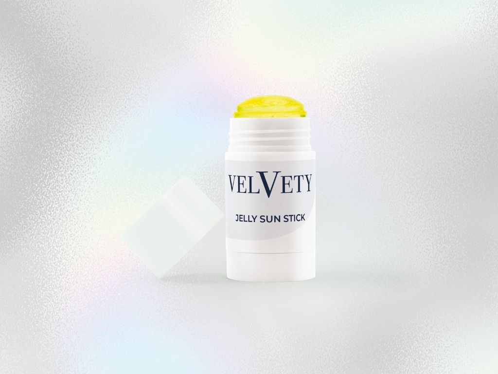 Geöffneter Jelly Sun Stick von Velvety mit gelber Gel Textur.