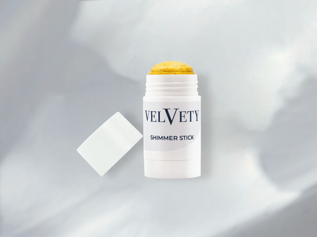 Geöffneter Shimmer Stick von Velvety mit goldener Textur.